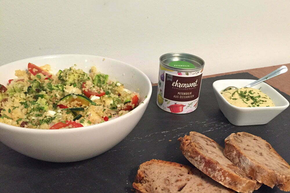 Couscous Salat mit Hummus|